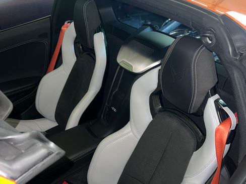 Used 2022 Chevrolet Corvette Stingray Preferred Cpe w/ Z51 Performance Package RWD image 17
