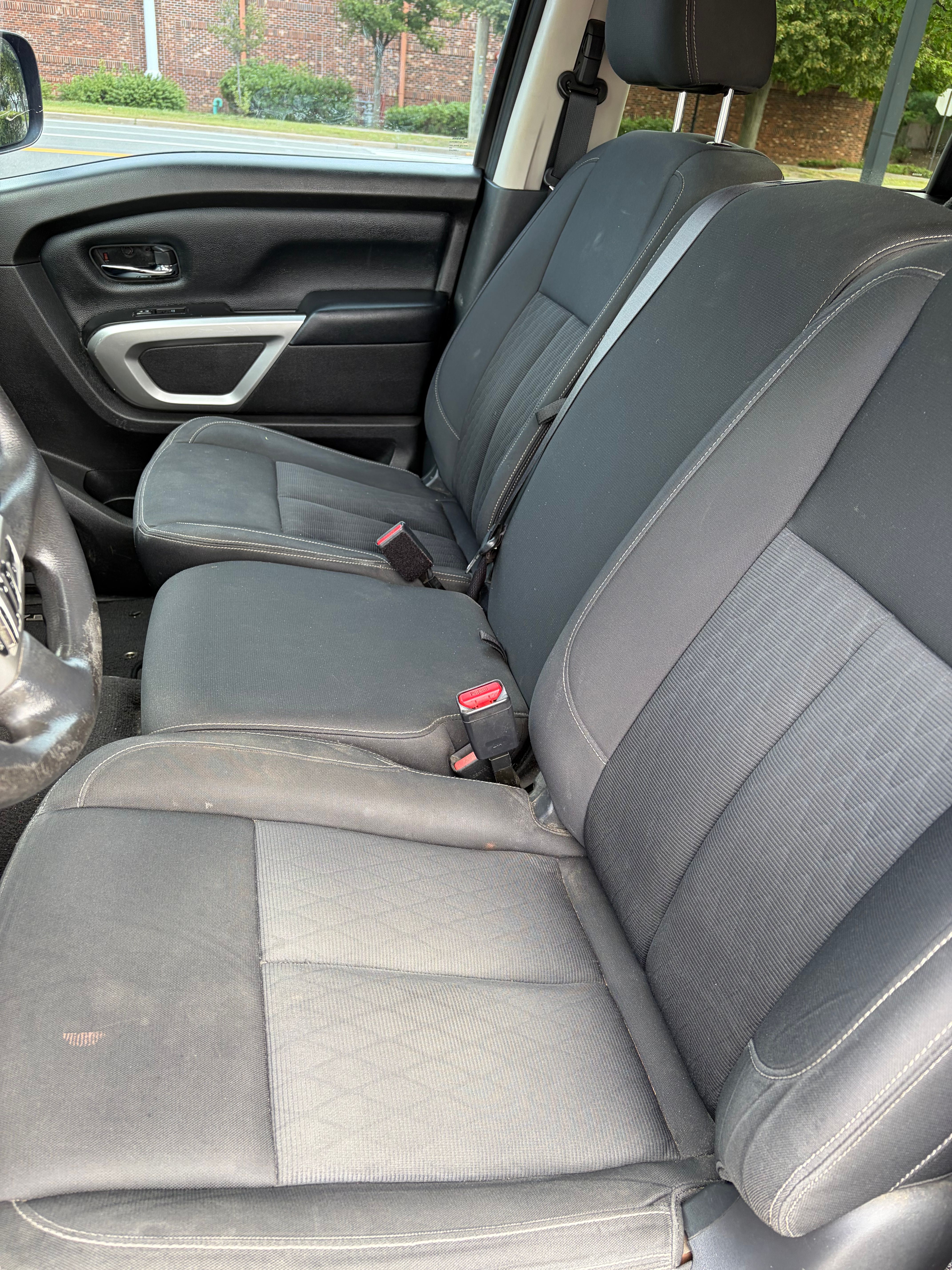 Used 2017 Nissan Titan SV AWD/4WD image 19