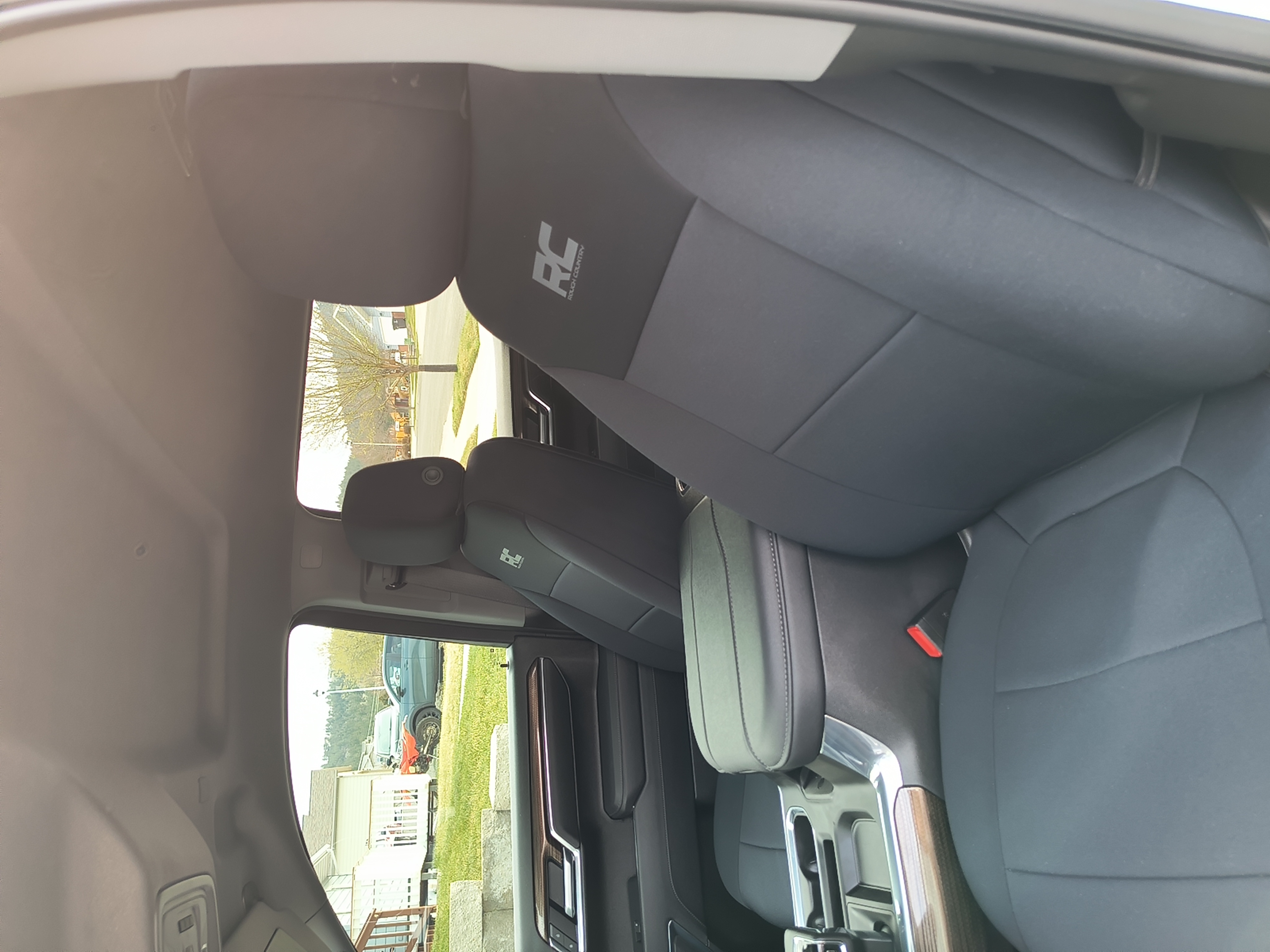 Used 2025 Chevrolet Silverado 1500 LT Trail Boss w/ Convenience Package II AWD/4WD image 9