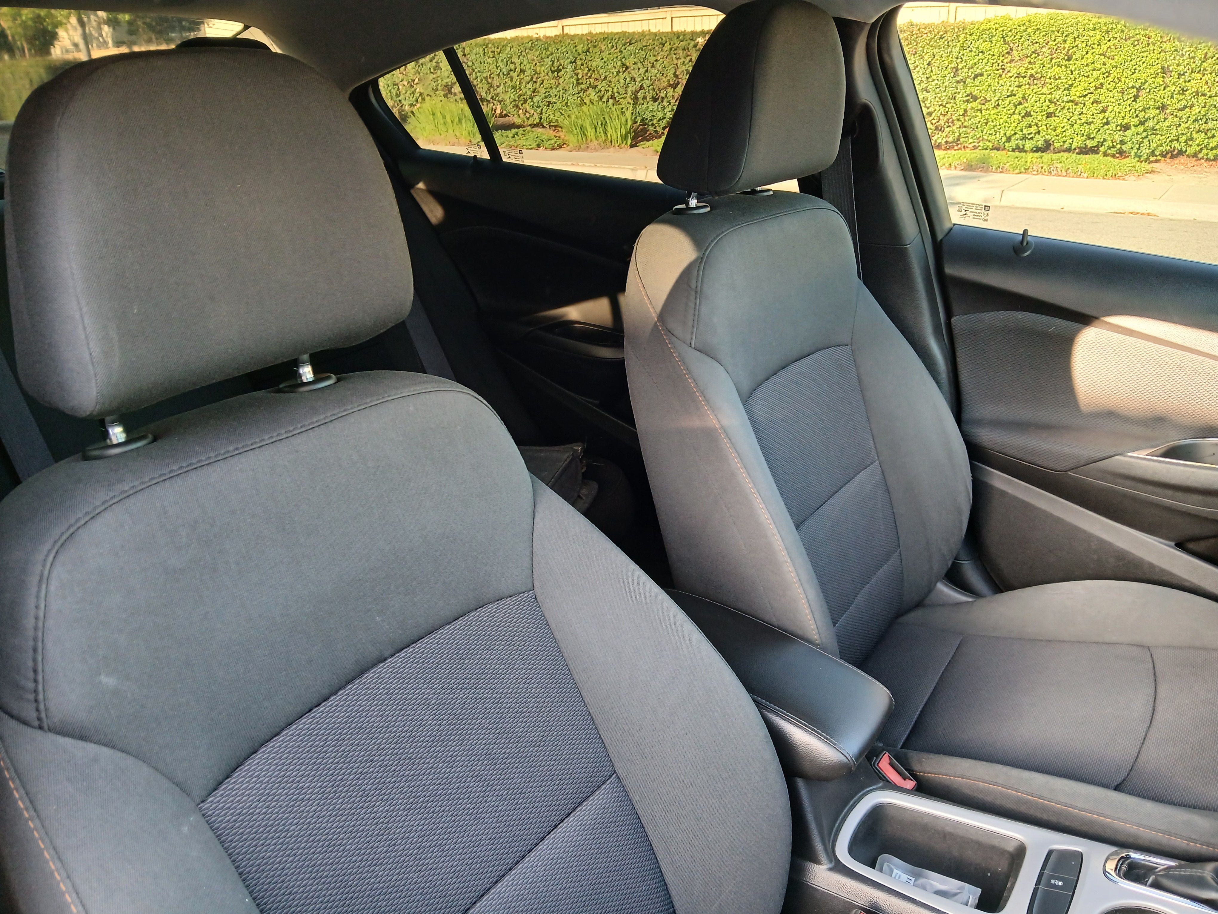 Used 2017 Chevrolet Cruze LS FWD image 10