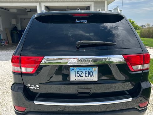 Used 2013 Jeep Grand Cherokee Limited w/ Advance Technology Group AWD/4WD image 18