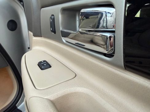 Used 2005 Lincoln LS RWD image 14