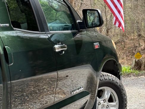 Used 2011 Toyota Tundra Limited w/ Memory Pkg image 13