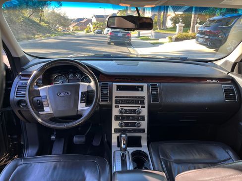 Used 2009 Ford Flex SEL image 11
