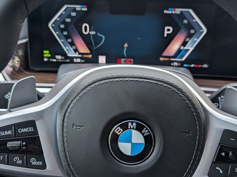 Used 2025 BMW X6 xDrive40i w/ Premium Package image 14