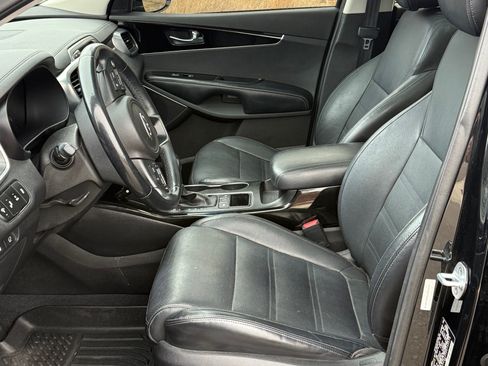 Used 2016 Kia Sorento SX image 9