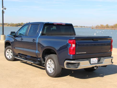 Used 2022 Chevrolet Silverado 1500 LT w/ Safety Package image 5