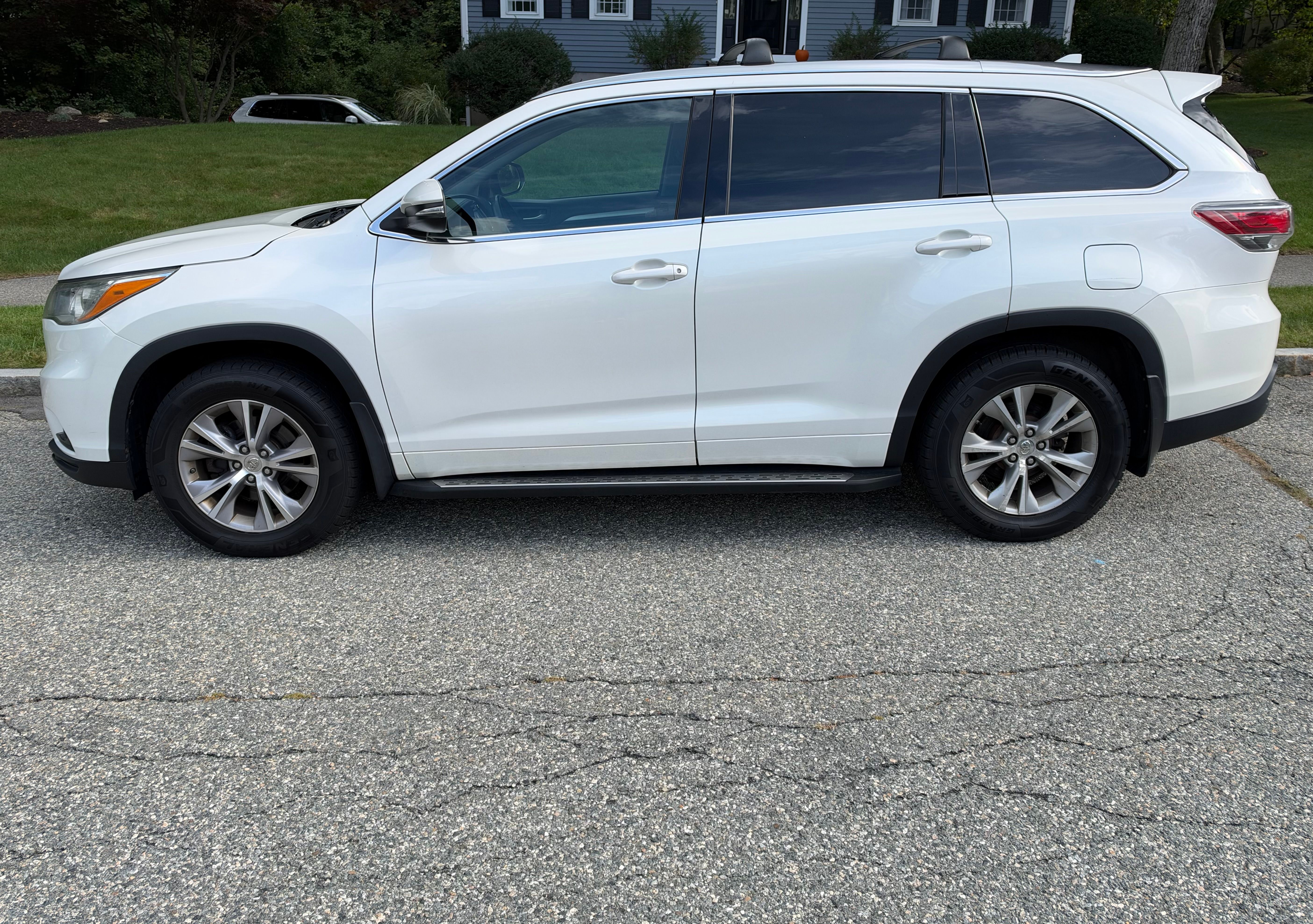 Used 2015 Toyota Highlander XLE AWD/4WD image 5
