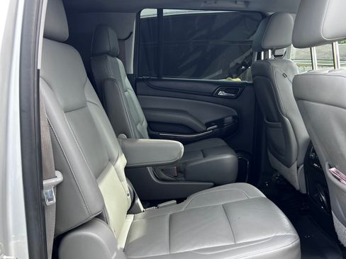 Used 2015 Chevrolet Suburban LT image 10