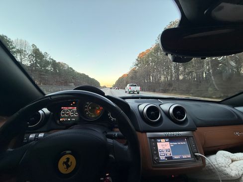 Used 2011 Ferrari California image 2