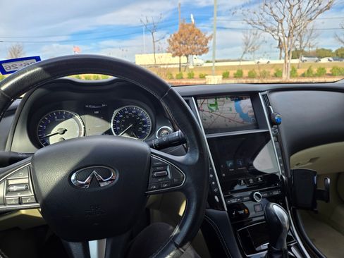 Used 2015 INFINITI Q50 Premium w/ Deluxe Touring Package image 9