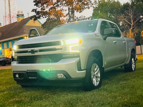 Used 2019 Chevrolet Silverado 1500 RST w/ All-Star Edition image 14