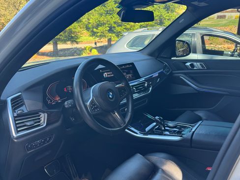 Used 2019 BMW X5 xDrive40i w/ M Sport Package image 11