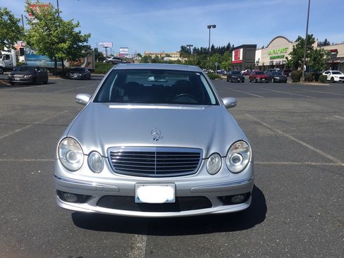 Used 2006 Mercedes-Benz E 55 AMG Sedan image 2