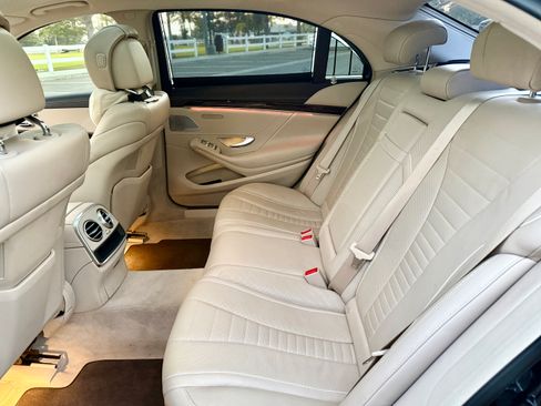 Used 2019 Mercedes-Benz S 560 Sedan image 2