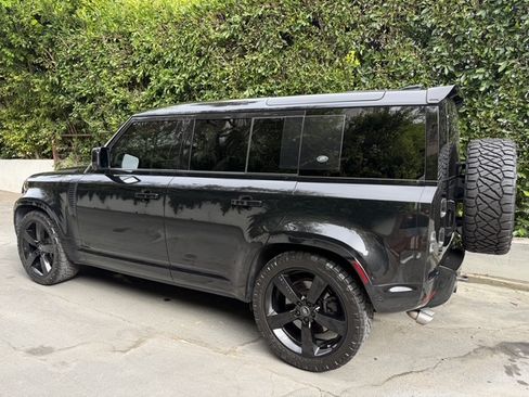 Used 2023 Land Rover Defender 110 V8 AWD/4WD image 4