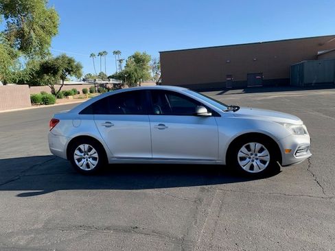 Used 2016 Chevrolet Cruze LS image 5