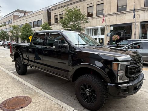 Used 2022 Ford F250 Lariat w/ Tremor Off-Road Package AWD/4WD image 4