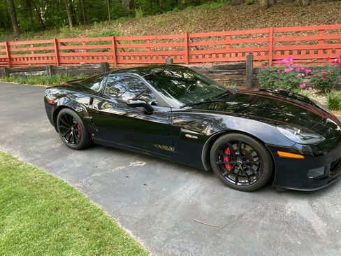 Used 2008 Chevrolet Corvette Z06 w/ Preferred Equipment Group RWD image 2