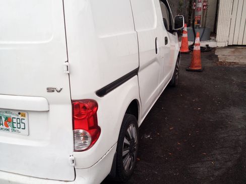 Used 2018 Nissan NV200 SV w/ Navigation Package image 12