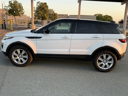 Used 2018 Land Rover Range Rover Evoque SE Premium AWD/4WD image 1