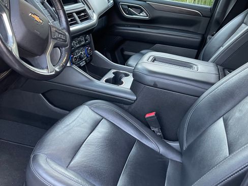 Used 2021 Chevrolet Suburban LT w/ LT Signature Plus Package image 16