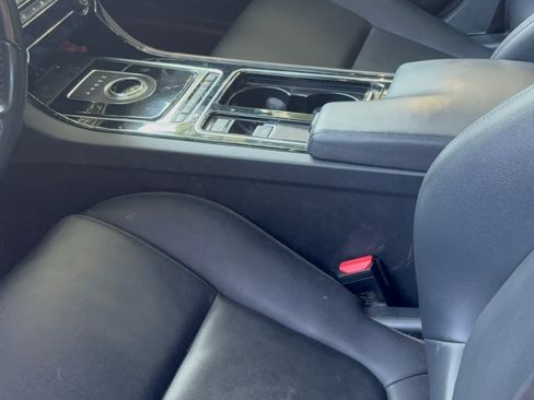 Used 2018 Jaguar XE Premium AWD/4WD image 12