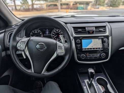 Used 2018 Nissan Altima 2.5 SR w/ SR Midnight Edition image 11