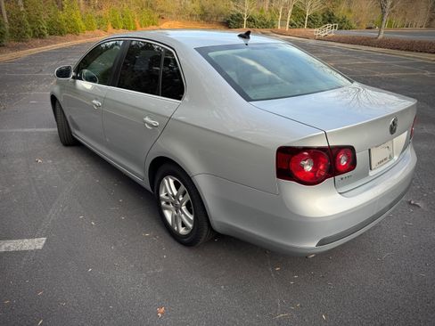 Used 2009 Volkswagen Jetta TDI image 4