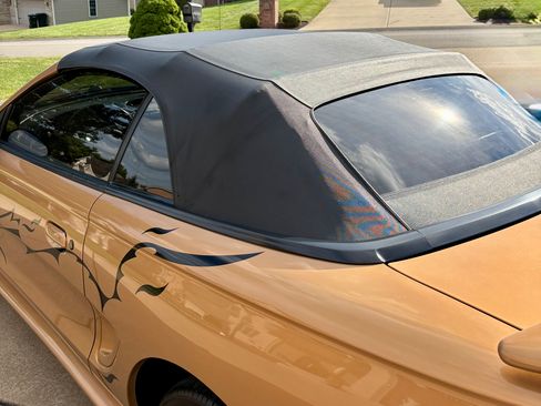 Used 1997 Ford Mustang GT RWD image 18