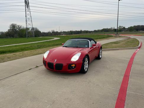 Used 2007 Pontiac Solstice GXP w/ Premium Package image 2