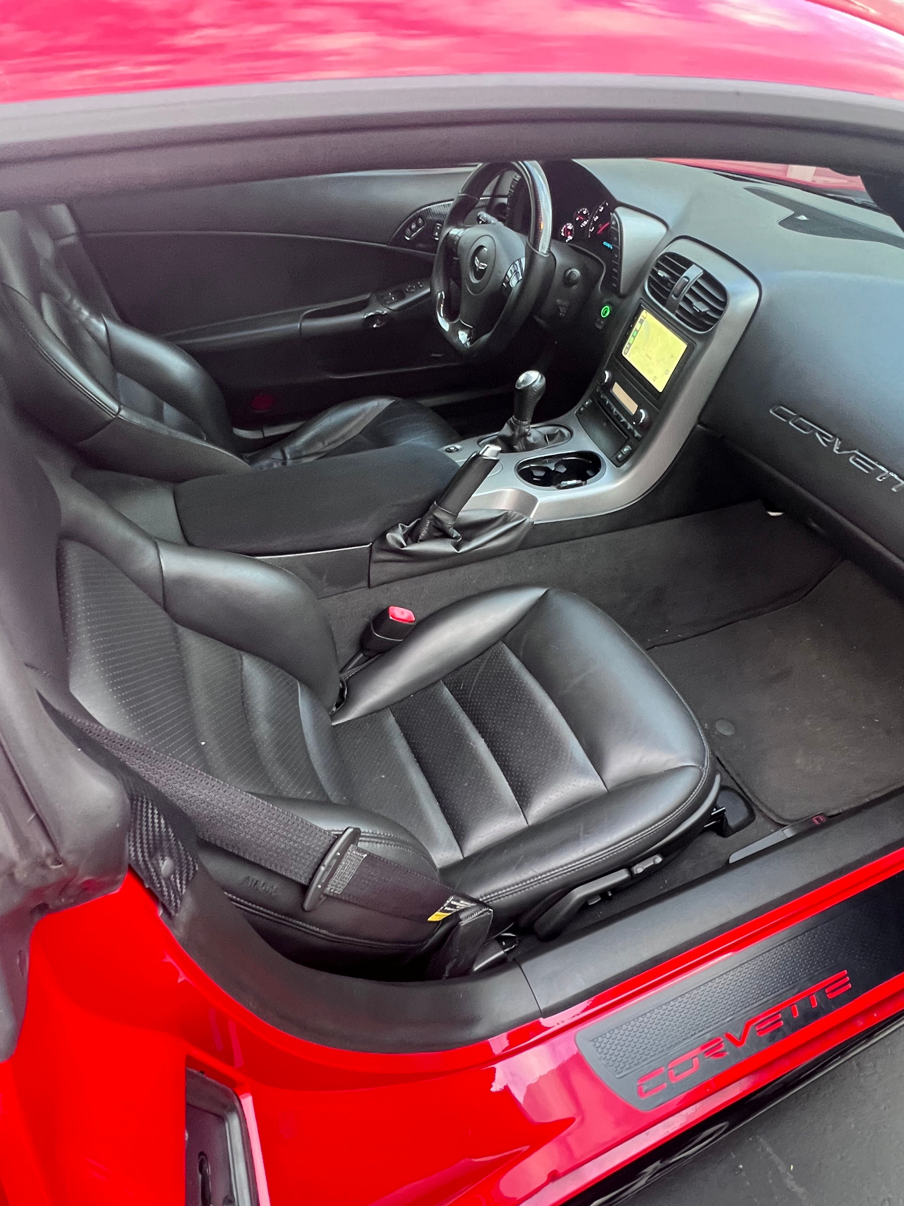 Used 2006 Chevrolet Corvette Coupe w/ Preferred Equipment Group RWD image 17