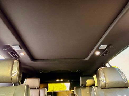 Used 2023 Cadillac Escalade Sport w/ LPO, ONYX Package image 21