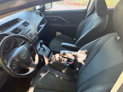 Used 2014 MAZDA MAZDA5 Sport FWD image 5