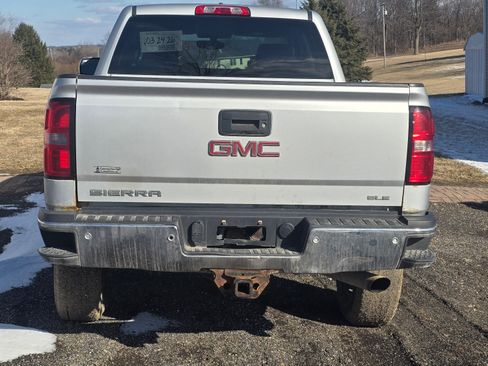 Used 2015 GMC Sierra 2500 SLE image 5