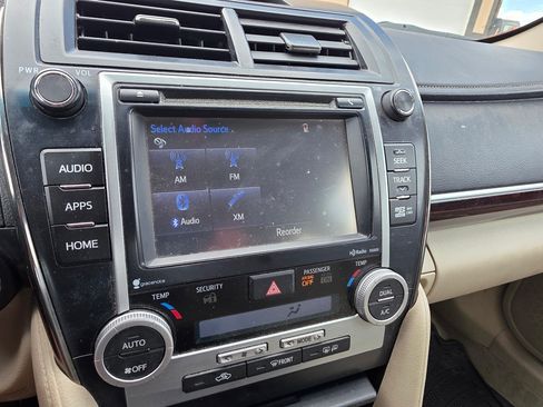 Used 2014 Toyota Camry XLE w/ Leather Package FWD image 15