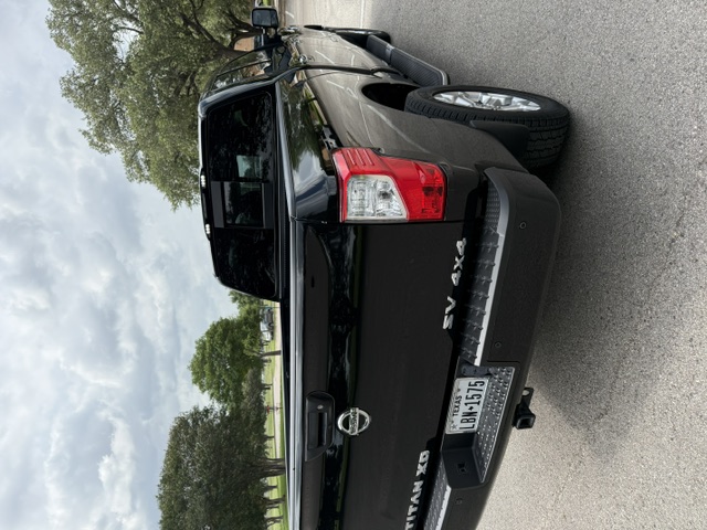 Used 2018 Nissan Titan SV w/ SV Convenience Package AWD/4WD image 12