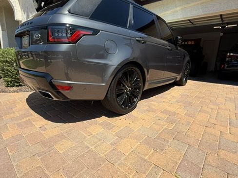 Used 2018 Land Rover Range Rover Sport HSE Dynamic AWD/4WD image 4