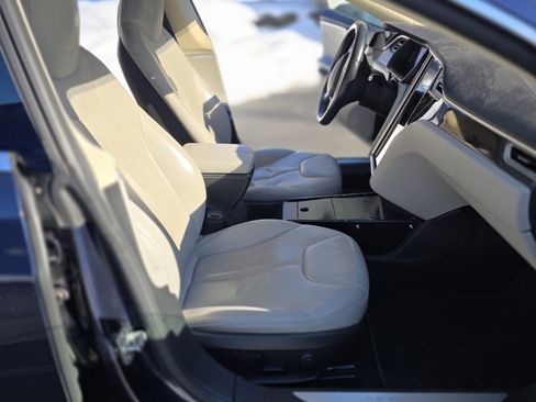 Used 2014 Tesla Model S image 8