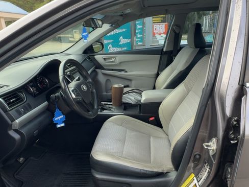 Used 2015 Toyota Camry SE image 13