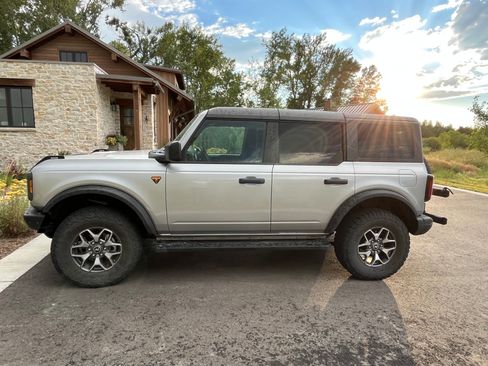 Used 2022 Ford Bronco Badlands AWD/4WD image 5