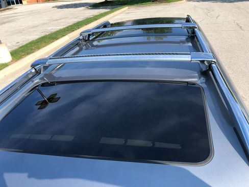 Used 2011 Mercedes-Benz GL 550 4MATIC image 5