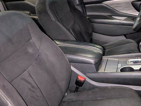 Used 2017 Nissan Murano SV image 9