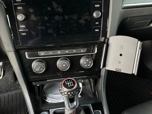 Used 2020 Volkswagen GTI SE image 17