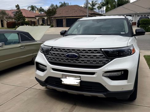 Used 2022 Ford Explorer Limited w/ Hybrid Equipment Group 310A RWD image 6