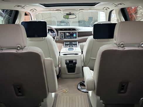 Used 2024 GMC Yukon XL Denali w/ Max Trailering Package image 14
