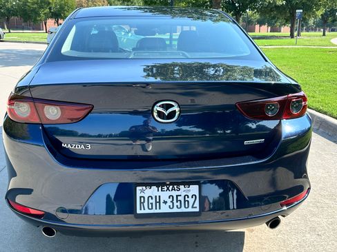 Used 2019 MAZDA MAZDA3 Sedan w/ Select Package image 5