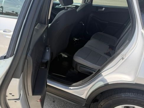Used 2020 Ford Escape SE FWD image 13