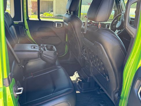 Used 2018 Jeep Wrangler Unlimited Rubicon image 10