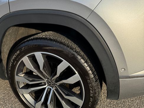 Used 2021 Volkswagen Atlas Cross Sport SEL Premium image 9